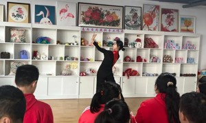 【精进十个一】“以心传爱，笑绘温情”——青岛幼儿师范学校“幼苗先锋”志愿服务队开展文化主题志愿活动